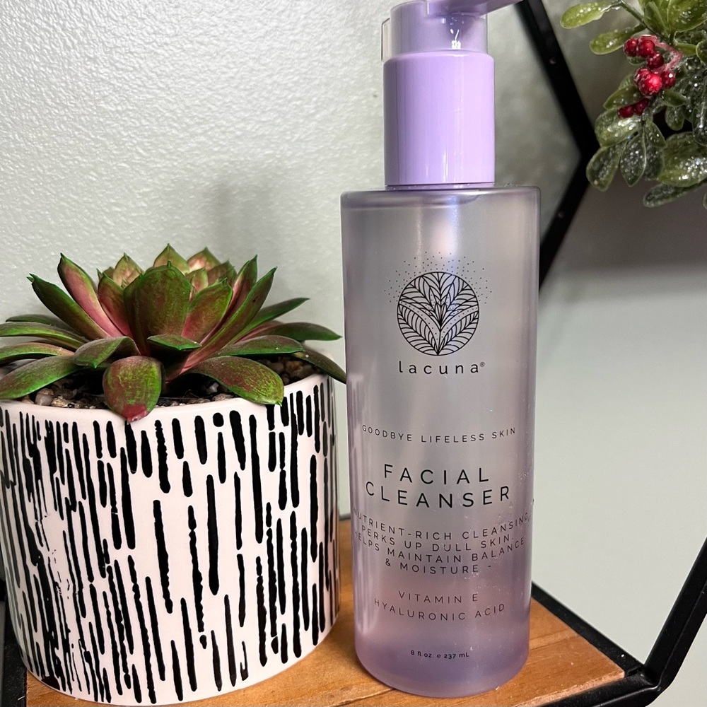 Lacuna Gentle Cleanser with Vitamin E and Hyaluronic Acid NEW‎ 8 oz Discontinued
